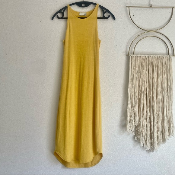 Aritzia Tops - WILFRED Free Go-To Ribbed Tank (Aritzia)